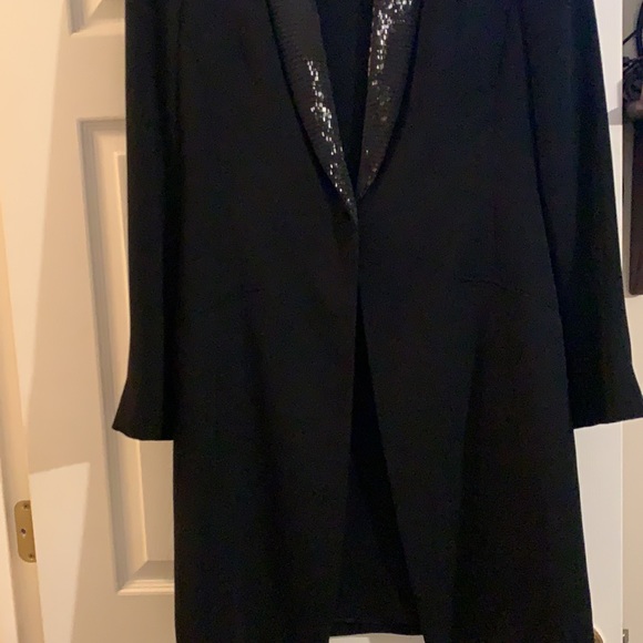Dana Buchman black 2piece beaded tuxedo dress. The epitome of elegance! - Picture 2 of 12